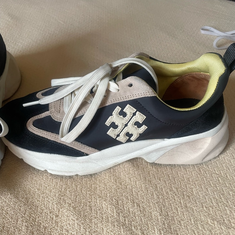 Tory Burch tennis shoes size 8 1/2 like new